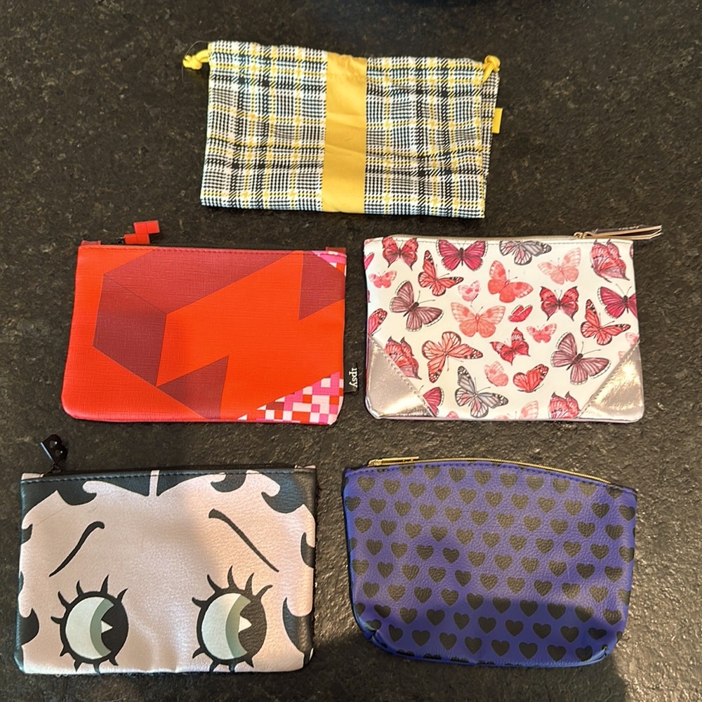 Ipsy cosmetics bags, lot of 5. New!